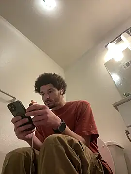 Snapshot of Clearlytothepoint420 chatting on 12/09/24, 02:02 Clearlytothepoint420 online show from 12/09/24, 02:02