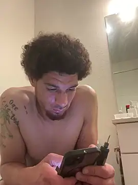 Snapshot of Clearlytothepoint420 chatting on 12/27/24, 11:06 Clearlytothepoint420 online show from 12/27/24, 11:06