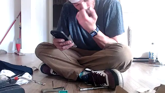 Snapshot of Clearlytothepoint420 chatting on 01/16/25, 08:36 Clearlytothepoint420 online show from 01/16/25, 08:36