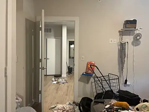 Snapshot of Clearlytothepoint420 chatting on 03/20/25, 12:53 Clearlytothepoint420 online show from 03/20/25, 12:53