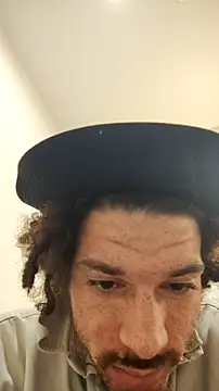 Snapshot of Clearlytothepoint420 chatting on 10/05/25, 01:31 Clearlytothepoint420 online show from 10/05/25, 01:31