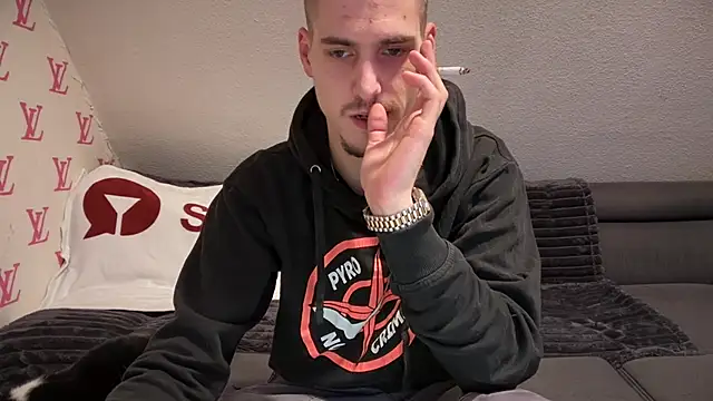 Snapshot of Cookieboy88 chatting on 01/07/25, 04:05 Cookieboy88 online show from 01/07/25, 04:05