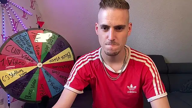 Snapshot of Cookieboy88 chatting on 09/19/25, 03:45 Cookieboy88 online show from 09/19/25, 03:45