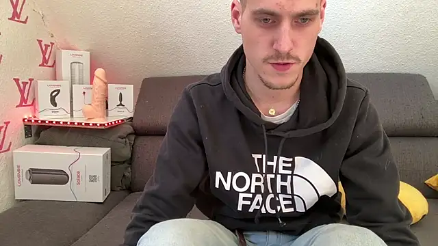 Snapshot of Cookieboy88 chatting on 10/01/25, 02:12 Cookieboy88 online show from 10/01/25, 02:12