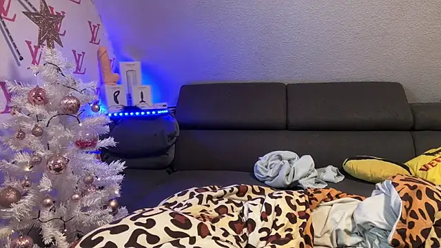 Snapshot of Cookieboy88 chatting on 11/19/25, 10:04 Cookieboy88 online show from 11/19/25, 10:04