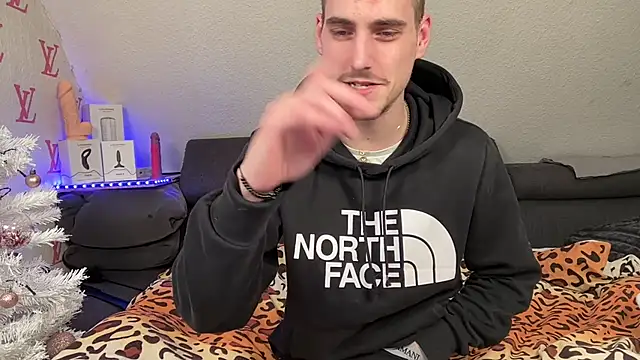 Snapshot of Cookieboy88 chatting on 11/27/25, 01:13 Cookieboy88 online show from 11/27/25, 01:13