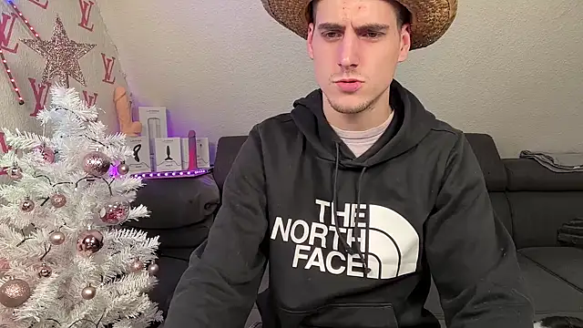 Snapshot of Cookieboy88 chatting on 11/28/25, 03:36 Cookieboy88 online show from 11/28/25, 03:36