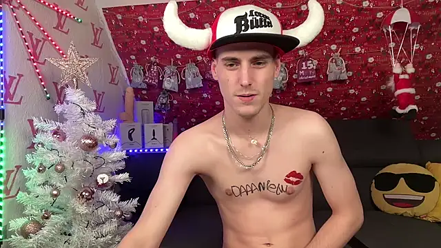 Snapshot of Cookieboy88 chatting on 12/13/25, 07:53 Cookieboy88 online show from 12/13/25, 07:53