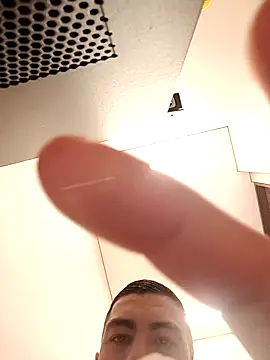 Snapshot of David1997slp chatting on 04/04/26, 04:04 David1997slp online show from 04/04/26, 04:04