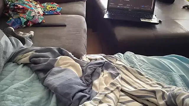 Snapshot of spundaddylive chatting on 02/16/25, 01:49 spundaddylive online show from 02/16/25, 01:49