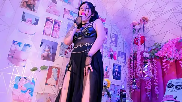 Alicebenett online show from 10/07/25, 09:12