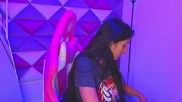 Cameron cutte online show from 11/07/25, 08:20