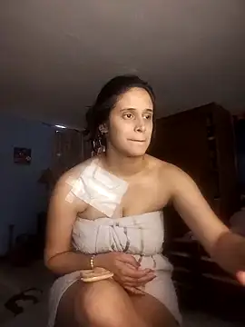 Snapshot of Catalinacandela chatting on 02/14/26, 06:48 Catalinacandela online show from 02/14/26, 06:48