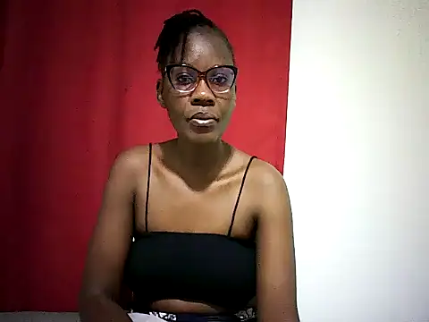 Snapshot of Pierra77 chatting on 06/06/26, 01:27 Pierra77 online show from 06/06/26, 01:27