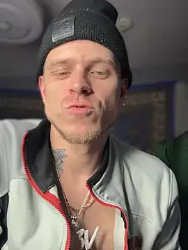 Snapshot of traejddd chatting on 09/18/25, 03:41 traejddd online show from 09/18/25, 03:41