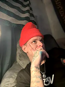 Snapshot of traejddd chatting on 10/02/25, 03:13 traejddd online show from 10/02/25, 03:13