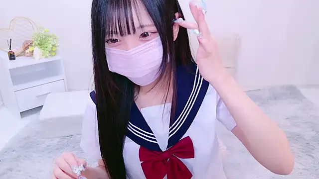 Snapshot of Suzu_ch_xx chatting on 12/12/24, 08:32 Suzu ch xx online show from 12/12/24, 08:32