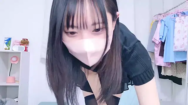 Snapshot of Suzu_ch_xx chatting on 02/14/25, 10:58 Suzu ch xx online show from 02/14/25, 10:58