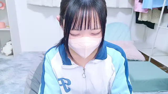 Snapshot of Suzu_ch_xx chatting on 02/16/25, 09:27 Suzu ch xx online show from 02/16/25, 09:27