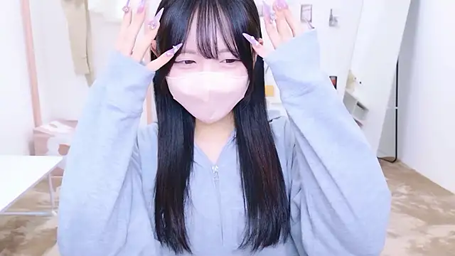 Snapshot of Suzu_ch_xx chatting on 09/23/25, 01:03 Suzu ch xx online show from 09/23/25, 01:03