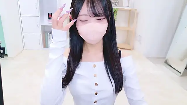 Snapshot of Suzu_ch_xx chatting on 09/29/25, 01:16 Suzu ch xx online show from 09/29/25, 01:16