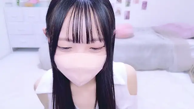 Snapshot of Suzu_ch_xx chatting on 10/05/25, 12:14 Suzu ch xx online show from 10/05/25, 12:14