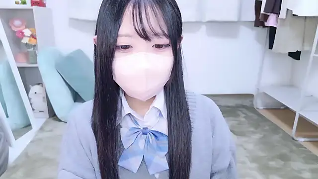 Snapshot of Suzu_ch_xx chatting on 10/25/25, 02:13 Suzu ch xx online show from 10/25/25, 02:13