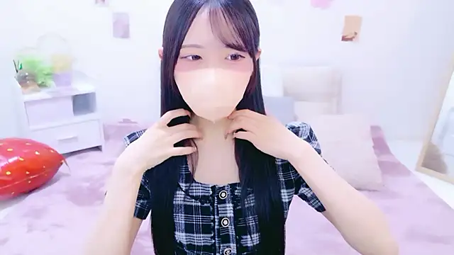 Snapshot of Suzu_ch_xx chatting on 05/24/26, 04:23 Suzu ch xx online show from 05/24/26, 04:23