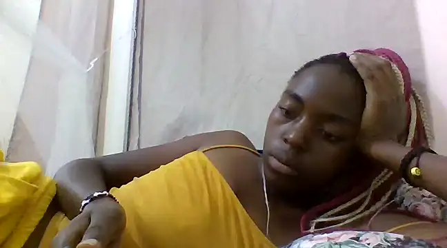 Snapshot of Ebony_maffin chatting on 12/13/24, 04:16 Ebony maffin online show from 12/13/24, 04:16