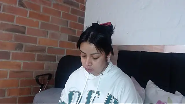 salome  hills1 online show from 02/07/25, 05:29