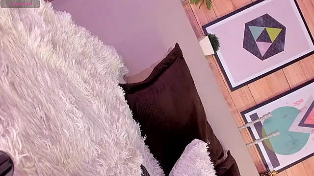 IzzyWild online show from 02/25/25, 02:44