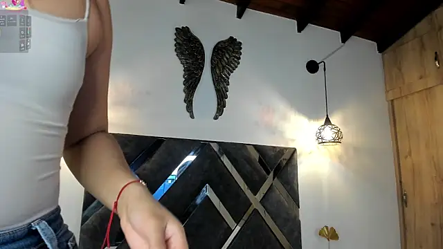 Snapshot of Bianca_zaens2 chatting on 12/22/25, 11:07 Bianca zaens2 online show from 12/22/25, 11:07