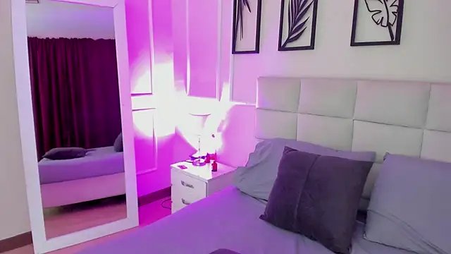 Alisa  walker online show from 03/11/25, 11:37