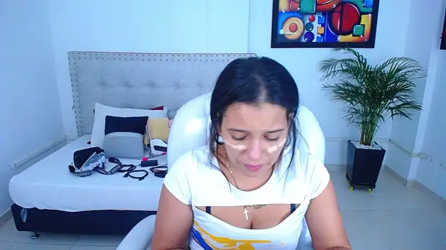 Chiqui milk  online show from 01/18/25, 07:15