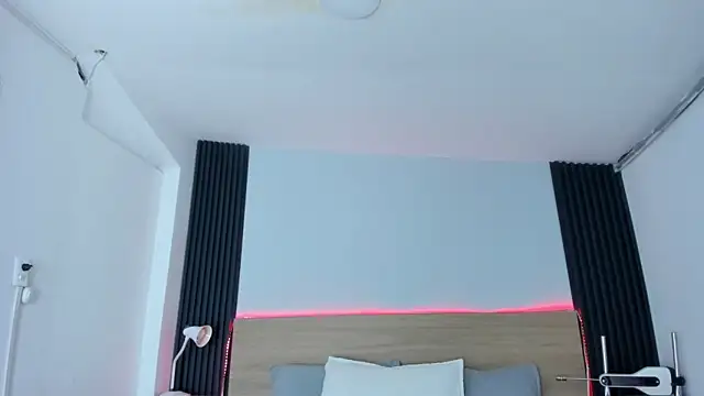 Chiqui milk  online show from 10/22/25, 07:13