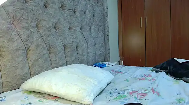 Snapshot of Naughty_Girl17 chatting on 02/12/25, 08:29 Naughty Girl17 online show from 02/12/25, 08:29