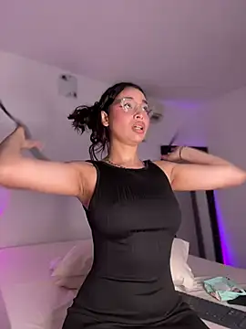 Hips hannah online show from 12/16/24, 03:40