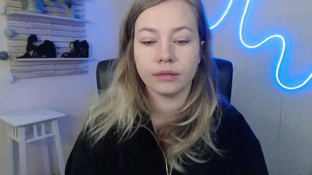 holly xglam online show from 02/05/25, 02:51