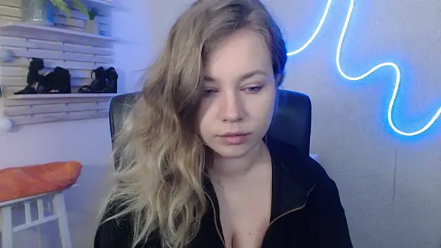 holly xglam online show from 02/07/25, 01:25