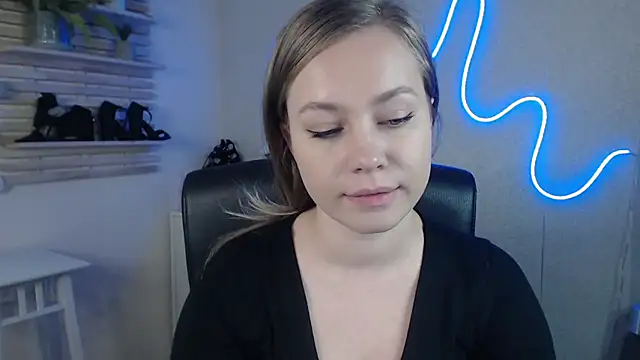 holly xglam online show from 02/26/25, 12:27