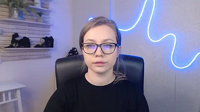 holly xglam online show from 03/07/25, 12:58