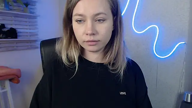 holly xglam online show from 03/20/25, 03:23