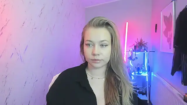 holly xglam online show from 11/24/25, 08:19