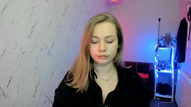 holly xglam online show from 02/04/26, 07:53