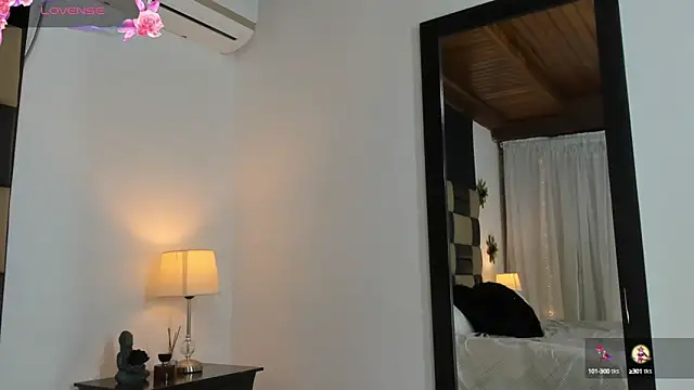 Snapshot of BonnyDelux chatting on 12/07/24, 08:27 BonnyDelux online show from 12/07/24, 08:27