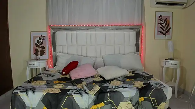 Snapshot of BonnyDelux chatting on 01/29/25, 06:50 BonnyDelux online show from 01/29/25, 06:50