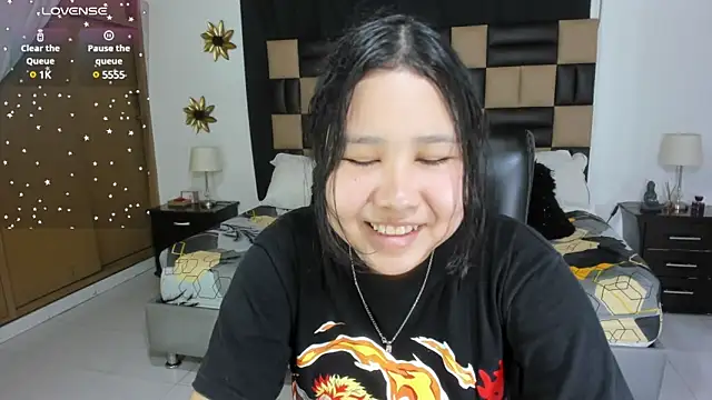 Snapshot of BonnyDelux chatting on 02/01/25, 04:33 BonnyDelux online show from 02/01/25, 04:33