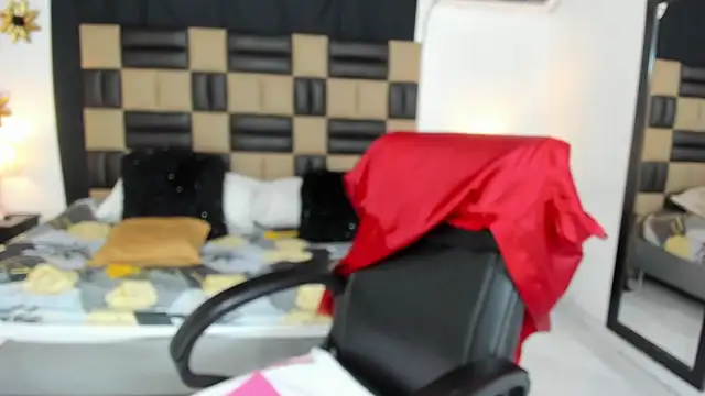 Snapshot of BonnyDelux chatting on 02/10/25, 06:35 BonnyDelux online show from 02/10/25, 06:35