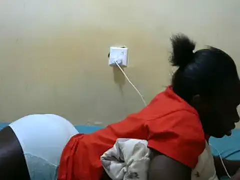 Snapshot of sweet_lily2 chatting on 02/08/25, 06:22 sweet lily2 online show from 02/08/25, 06:22