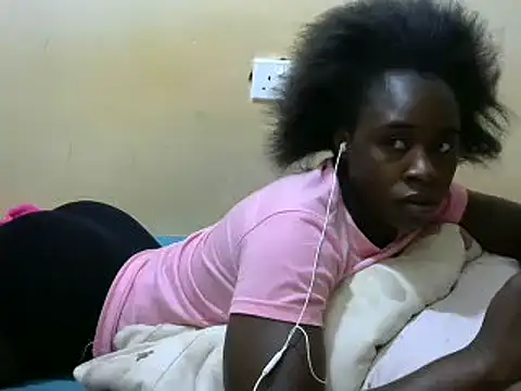 Snapshot of sweet_lily2 chatting on 02/12/25, 01:09 sweet lily2 online show from 02/12/25, 01:09